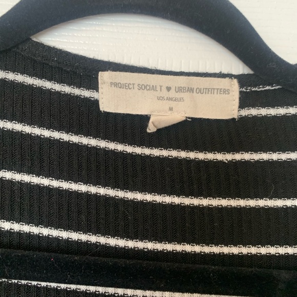 Urban Outfitters | Black & white striped crop top - Picture 3 of 3